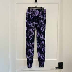 Old Navy Active Purple Patterned Athletic Leggings Size XS.